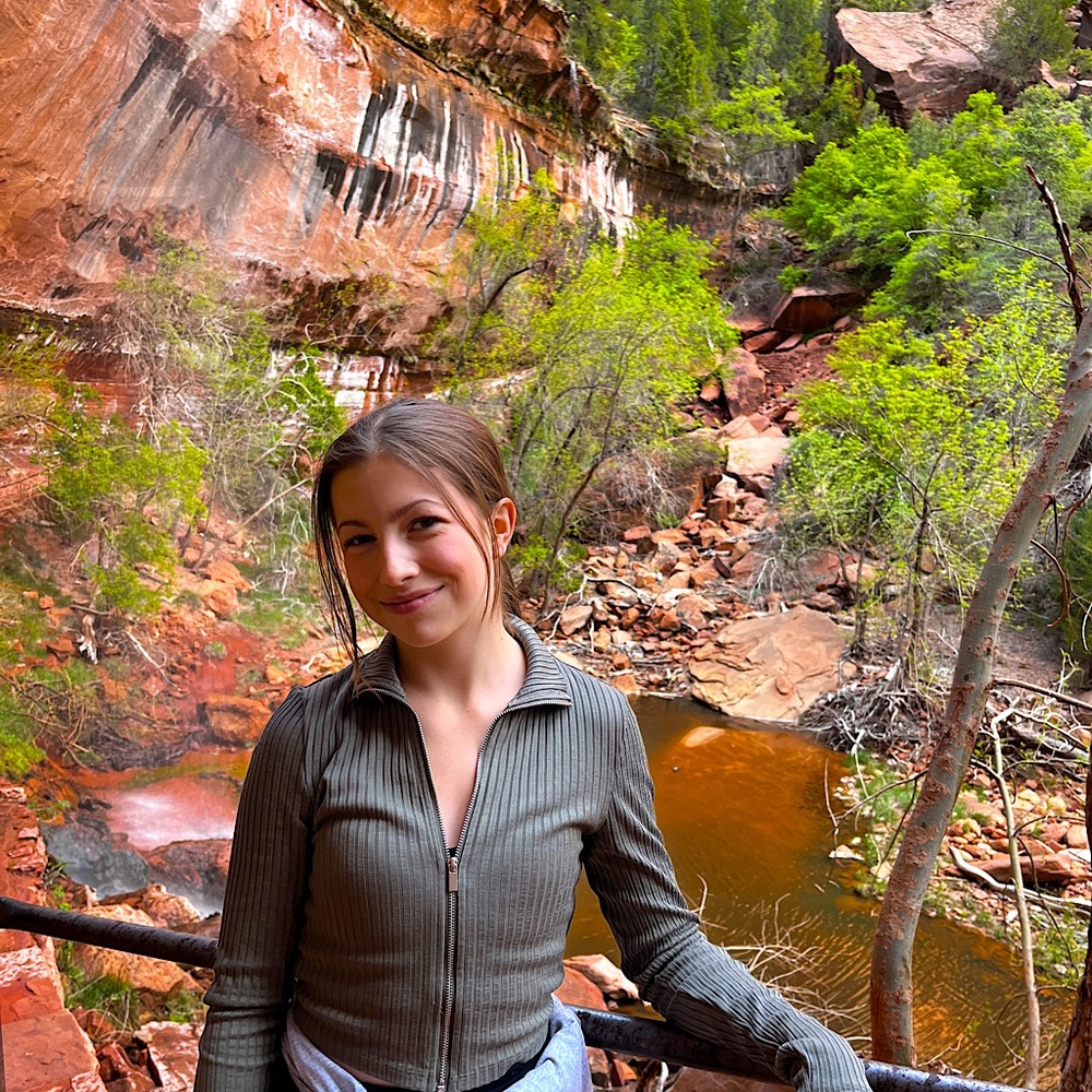 Meet your Posher, Brenna